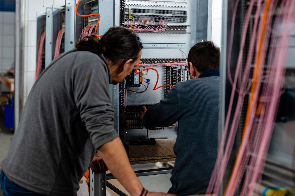 Control cabinet manufacturing